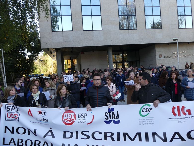 17-11-16 ProtestaXustizaVigo08.JPG